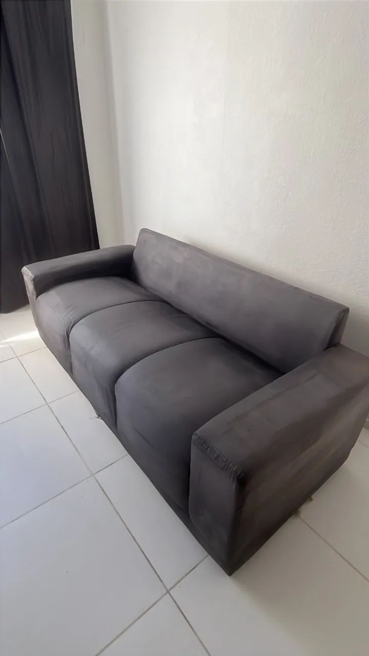 Sofá - 3 lugares - Cinza