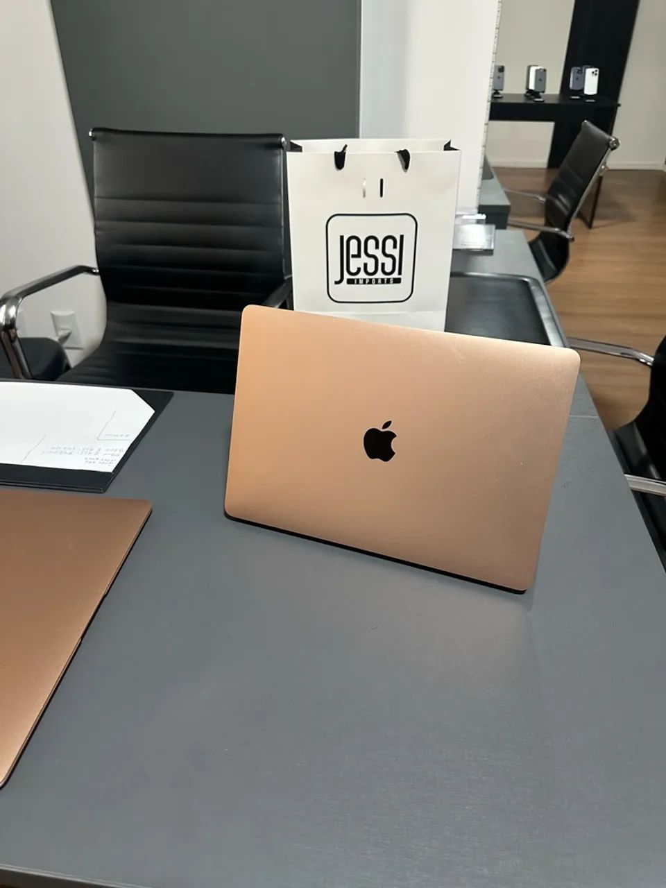 MacBook M1 8/256G 