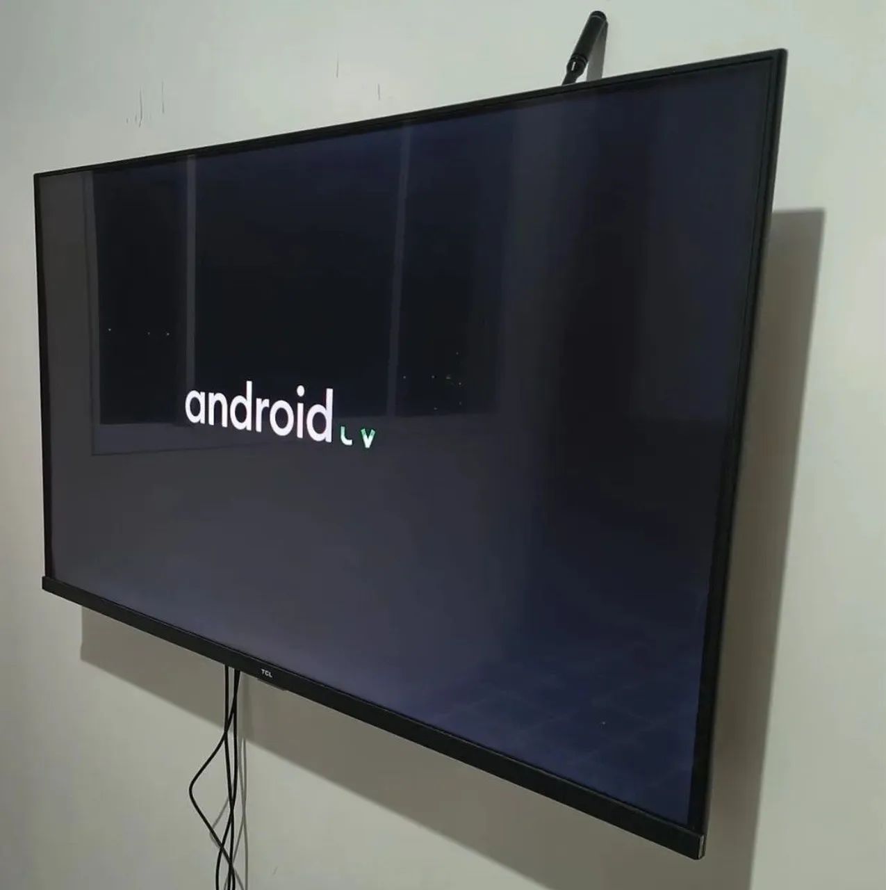 TV TCL smart 4k 43 polegadas muito nova imagem perfeita  - Foto 3