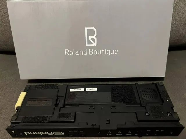 Sintetizador Roland JU-06A Boutique - Instrumentos musicais