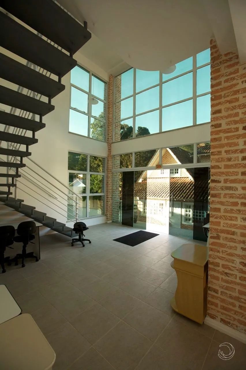 Prédio de 897.61m² no bairro Saco Grande