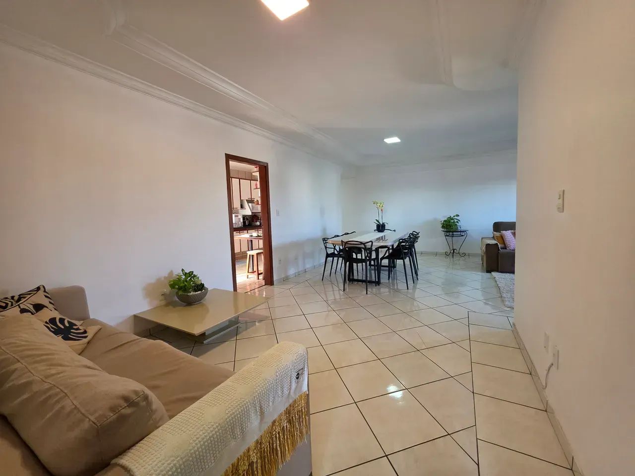 Edifício Ravena  Várzea Grande - Apartamento 169 m² com 4 Quartos-2 vagas - Foto 4