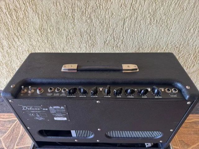 Amplificador Fender Valvulado Hot Rod Deluxe SE com case Profissional OPORTUNIDADE - Foto 5