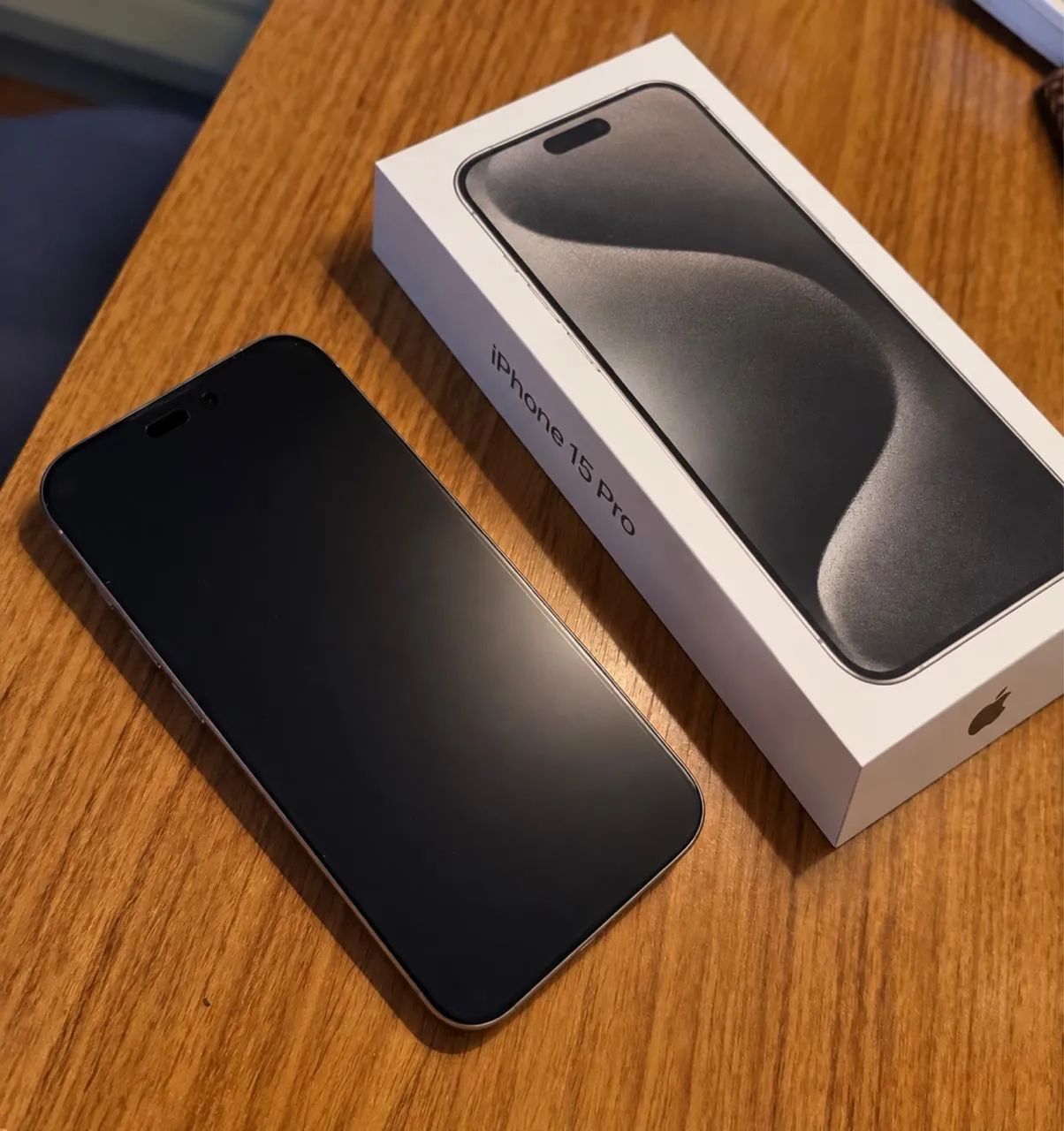 Vendo IPhone 15 Pro Titanium Natural IMPECÁVEL  - Foto 2