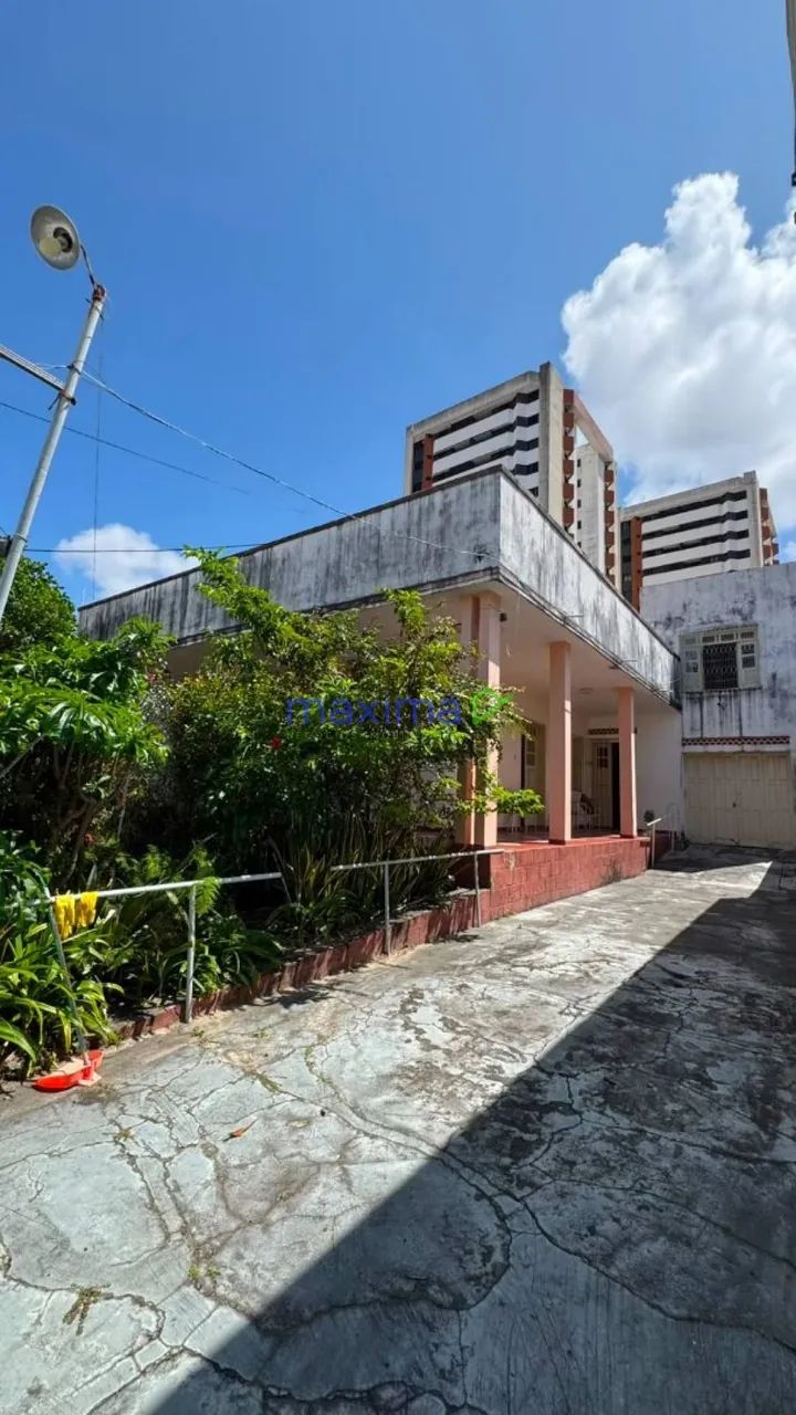 CASA AMPLA COM GRANDE TERRENO  BAIRRO SÃO JOSE - Foto 2