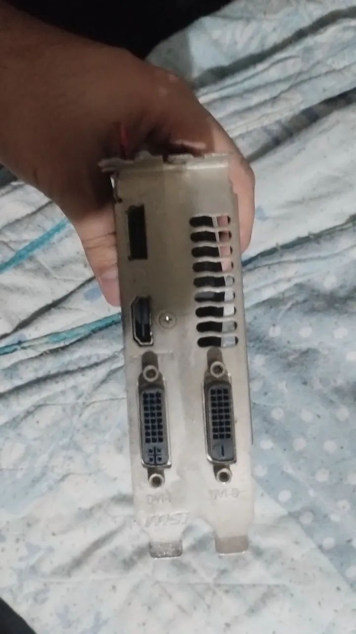 AMD Radeon R7 370 - Foto 5