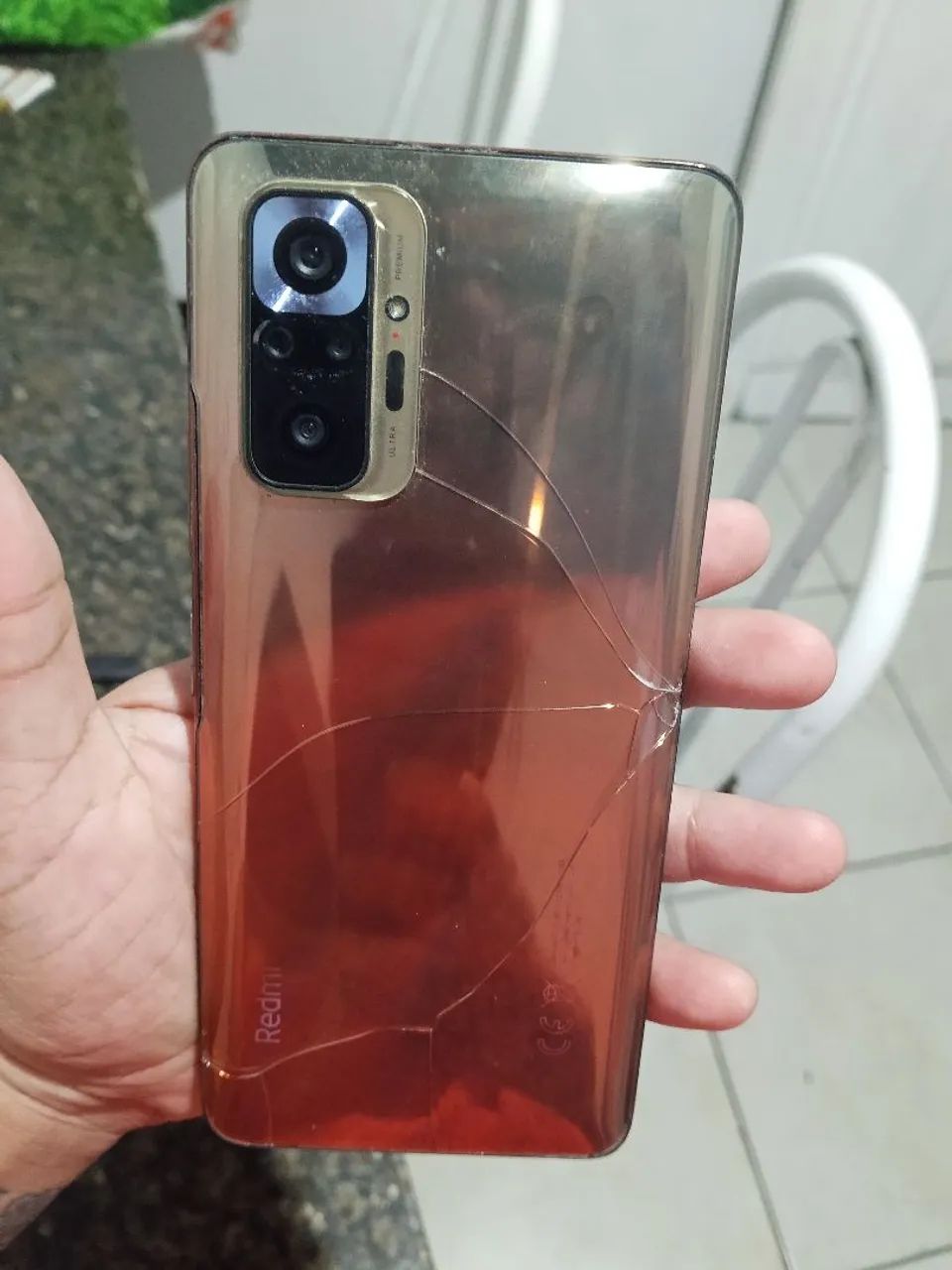 Vendo celular Redmi note 10 pro funcionando perfeitamente bem, trincos apenas na película  - Foto 3