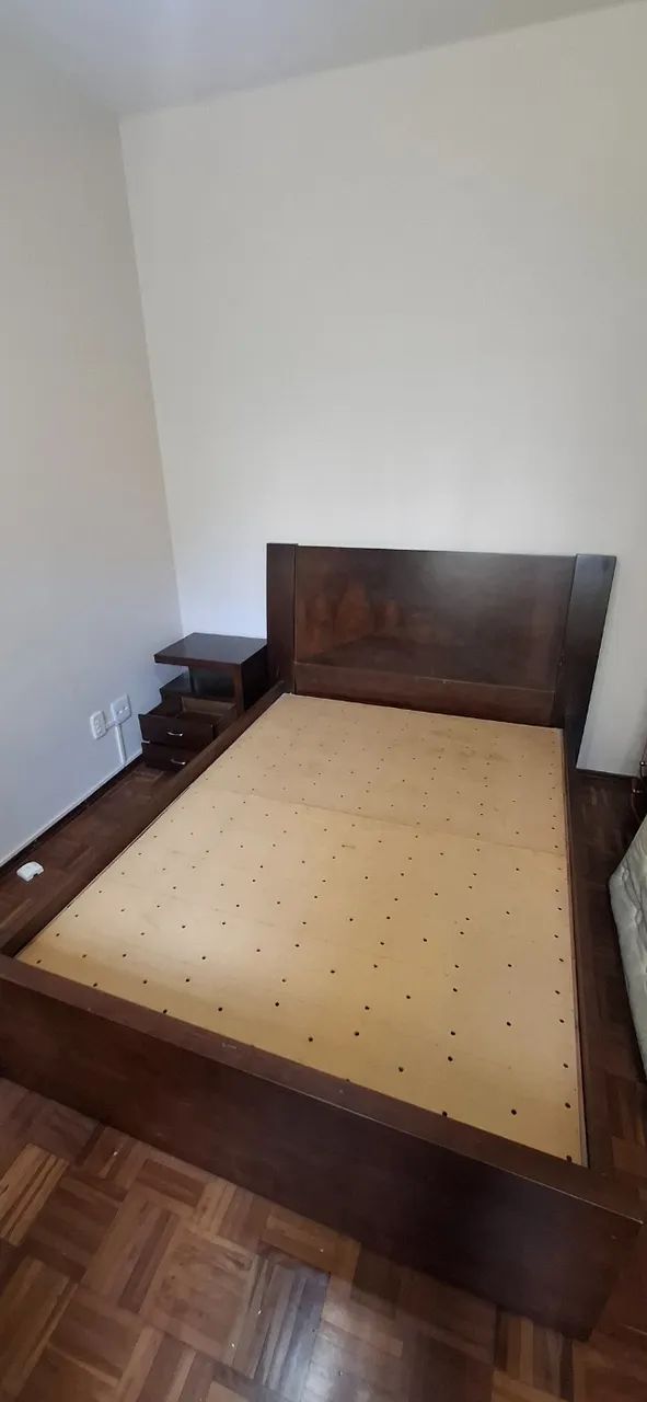 Conjunto de cama de casal + criado
