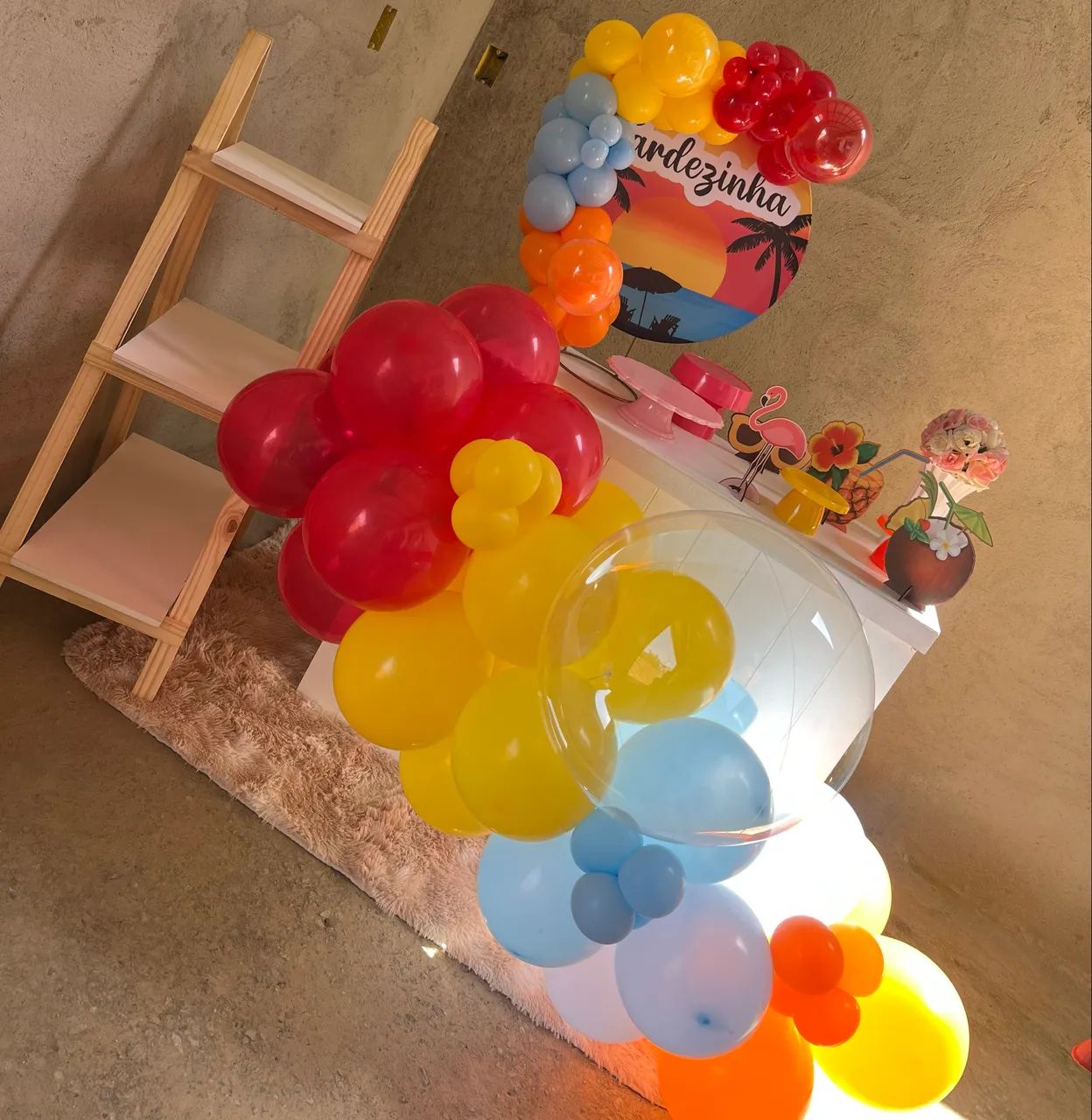 Decoração de festas + Brinquedos. 