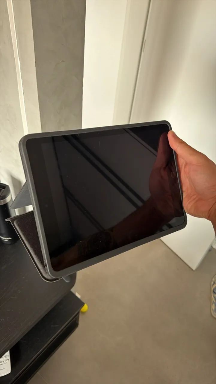 iPad 9 64GB + teclado Logi