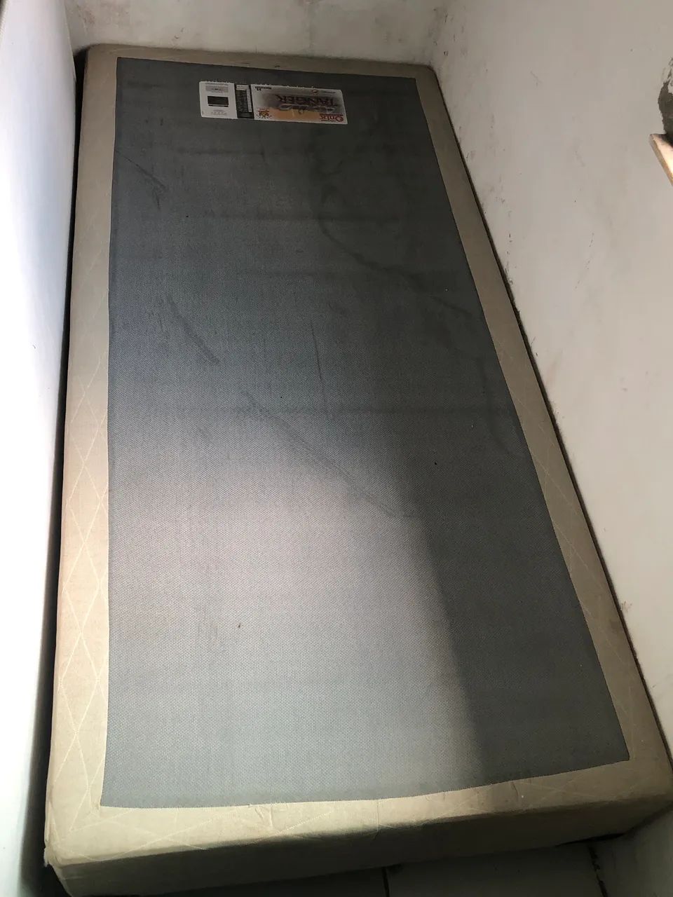 Vendo uma cama box solteiro da onix - Foto 3
