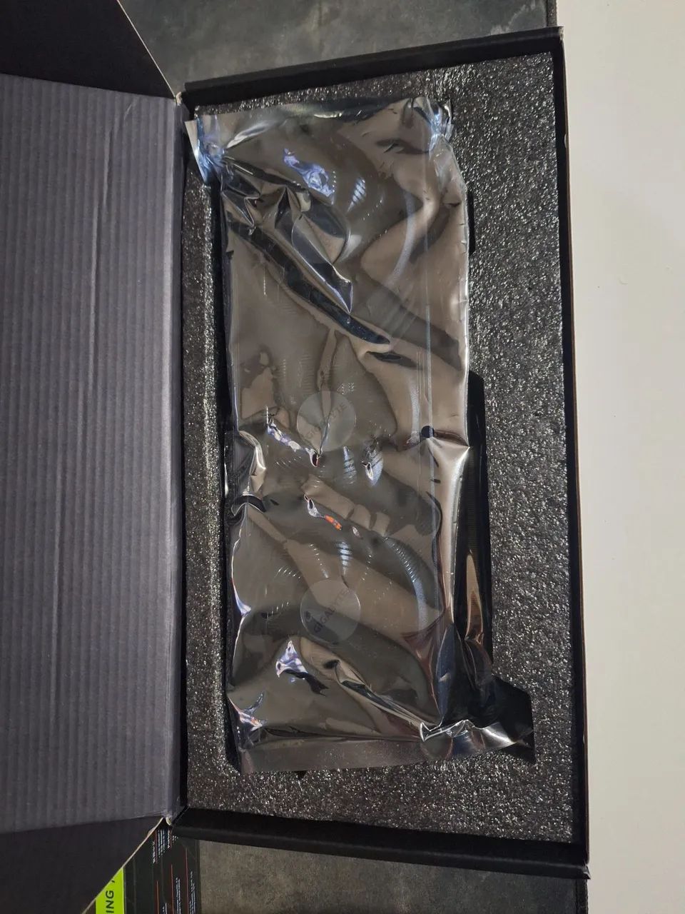 Gigabyte RTX 4060 TI 8GB - Foto 2