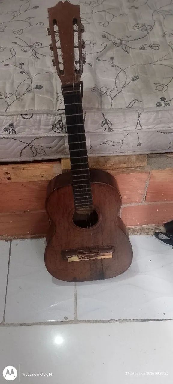 Violão ano 70