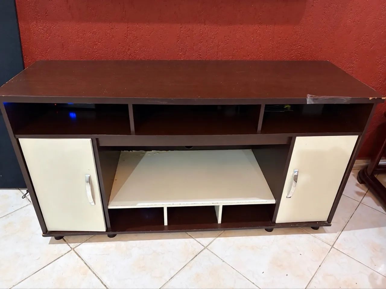 Vendo rack em MDF mogno e branco - Foto 2