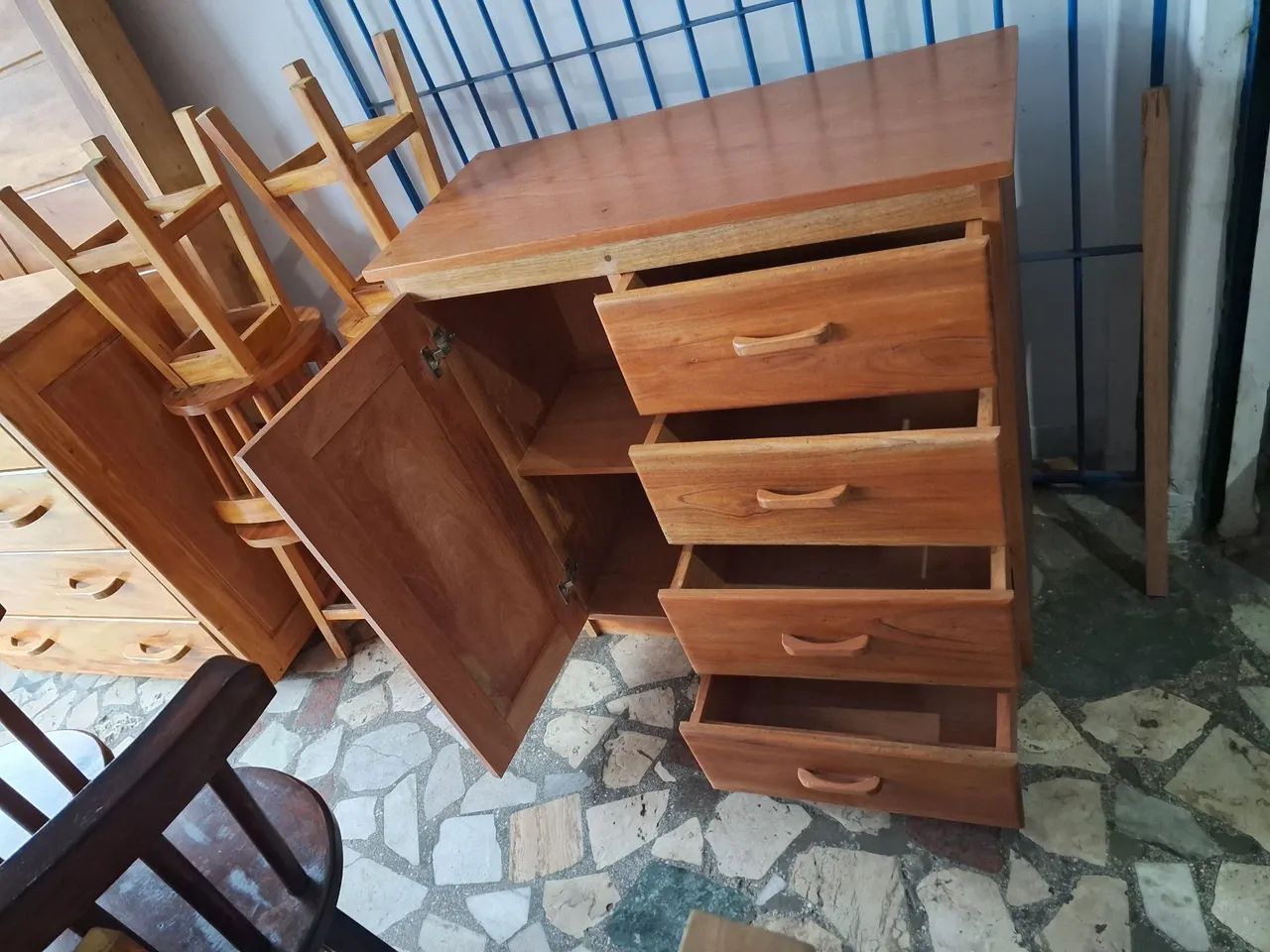 Cômoda de madeira maciça - Foto 4