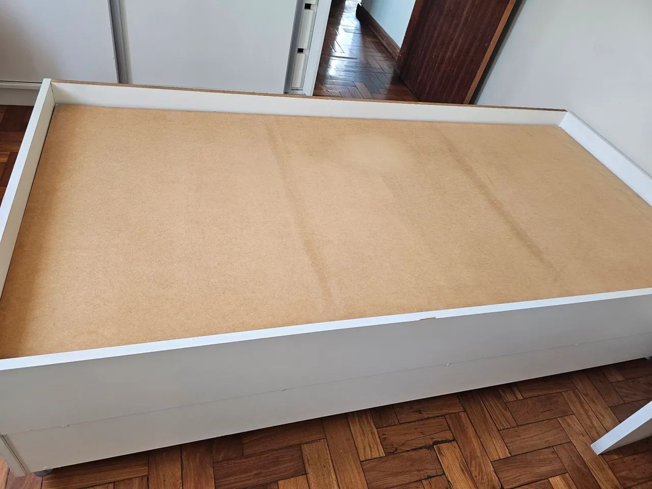 Cama box