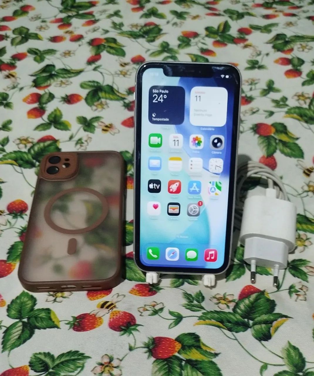 iPhone 11 64 giga todo original aceito celular d menor preço e uma volta  - Foto 2