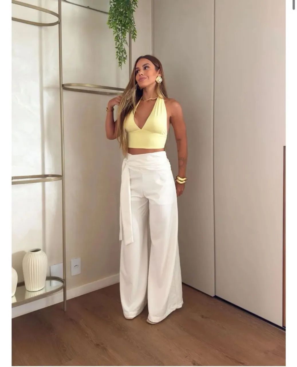 Calça pantalona em crepe com amarração lateral  - Foto 3