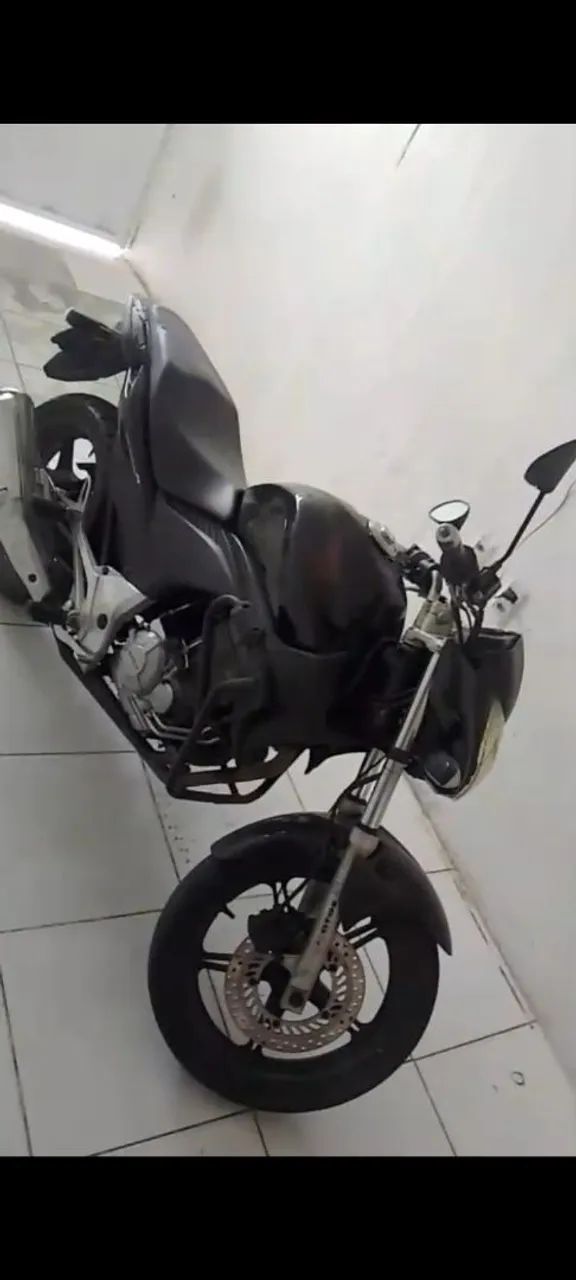 Cb 300 ano 2010 valor 11.500 - Foto 2