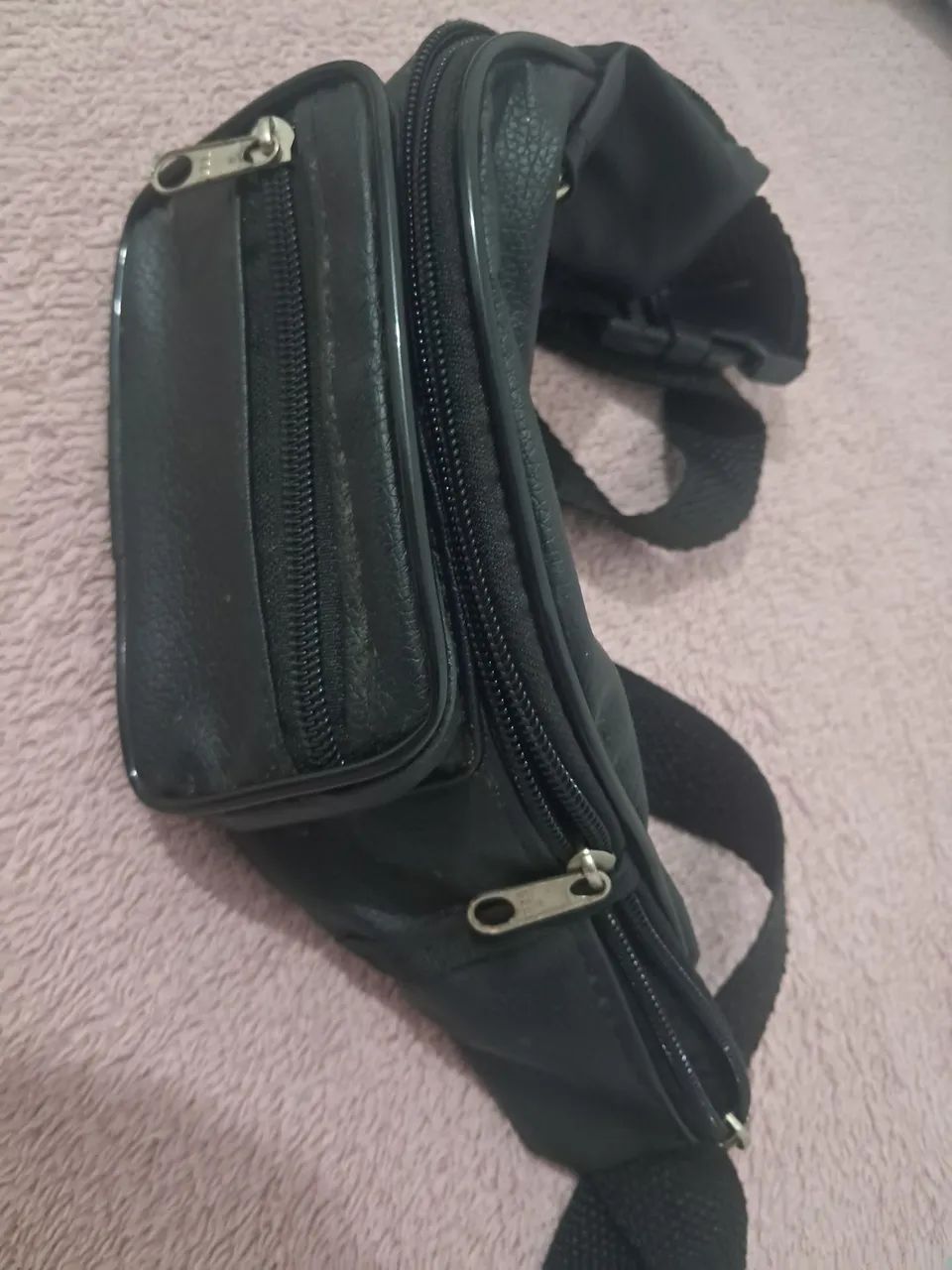 Pochet  nova com 5 bolsos diversos!