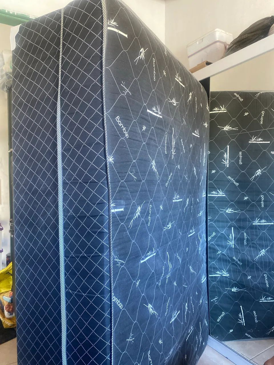Base de cama box + colchão acoplado para vender logo 