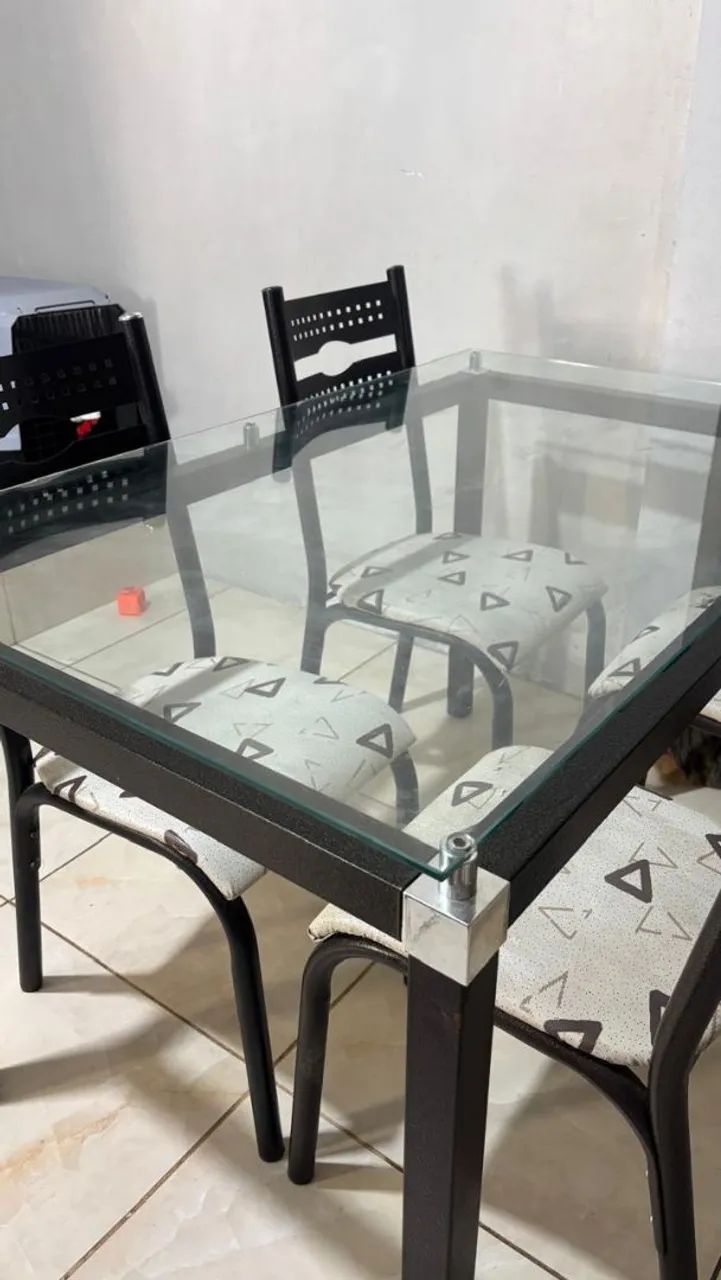 MESA DE JANTAR DE VIDRO 4 CADEIRAS - Foto 3