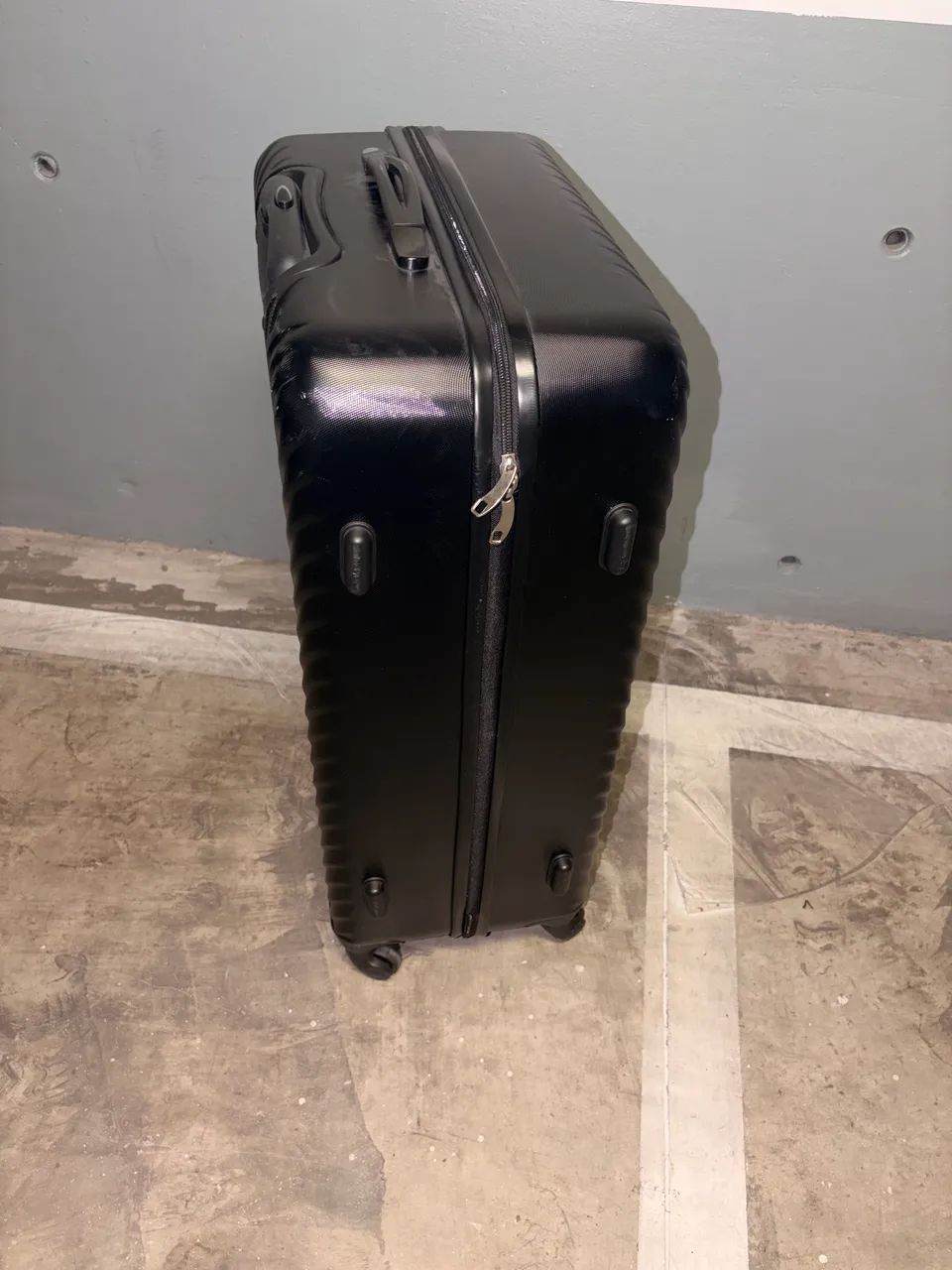 Mala Grande Rígida Preta Ultra Resistente com Rodinhas 360° e TSA - Foto 2