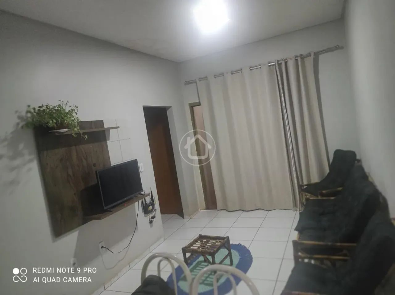 CASA COM EDÍCULA EXCELENTE EM JARDIM - Foto 2