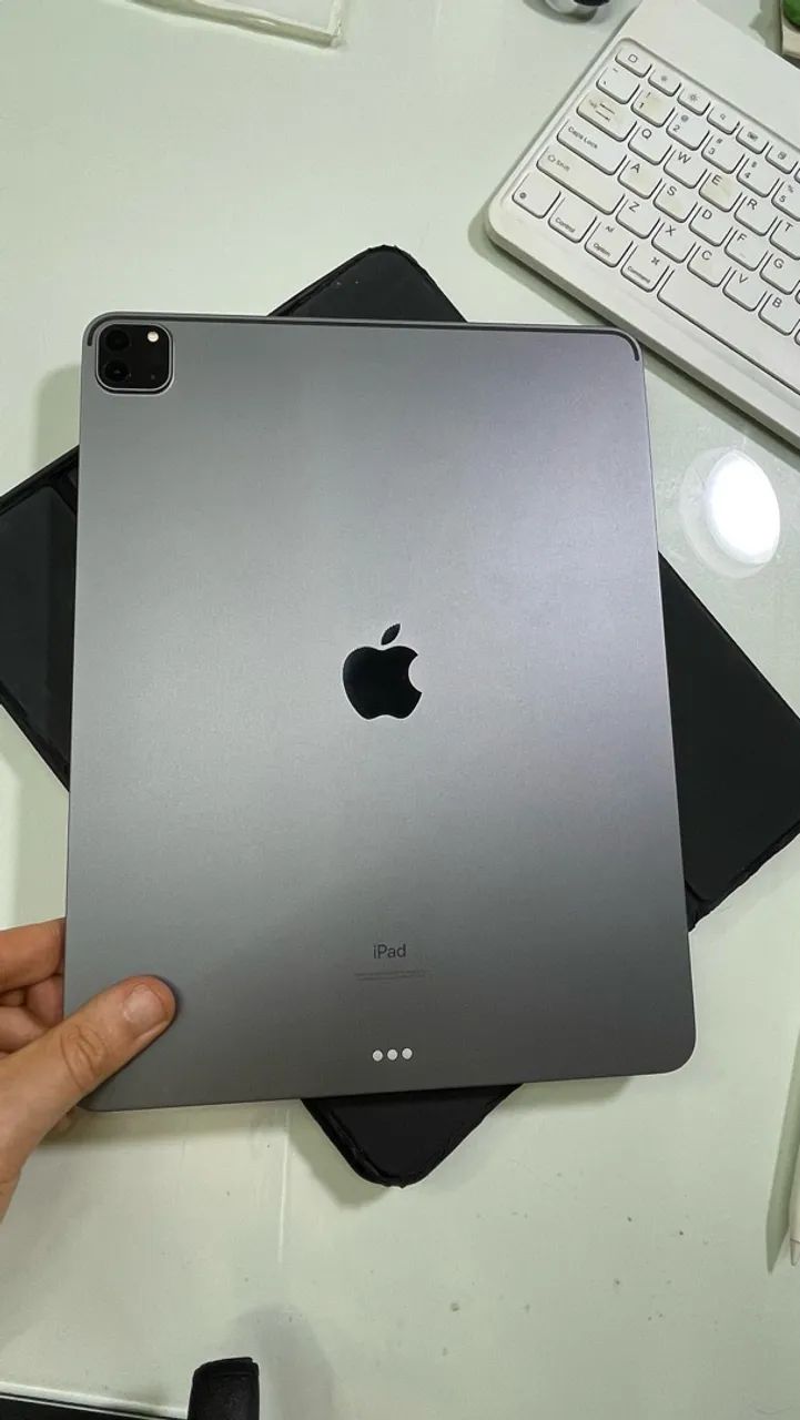 iPad Pro 12,9? M1 512GB + Apple Pencil 2ª geração e teclado com capa  - Foto 2