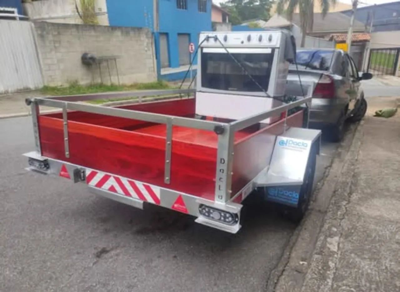 Vendo carretinha dacla tenho nota fiscal comprei na dacla barigui 