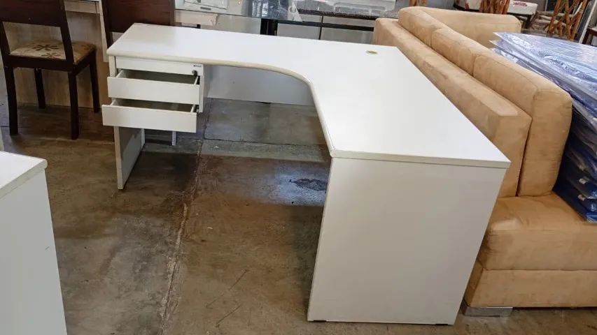Mesa de escritorio em L C/ 2 Gavetas - Foto 2