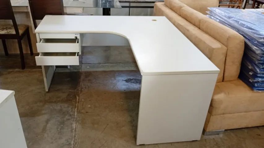 Mesa de escritorio em L C/ 2 Gavetas