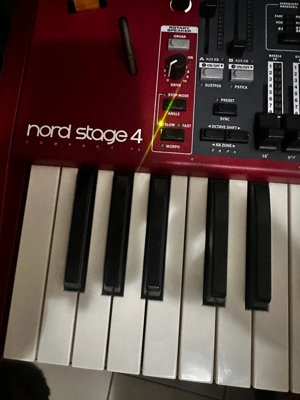 Teclado Nord Stage 4 (Com acessórios) - Foto 2
