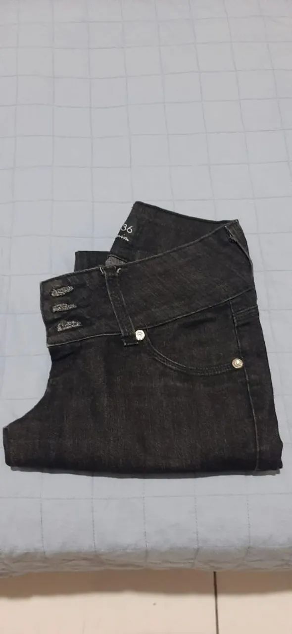 Vendo Calça Jeans Feminina Nova Preta  - Foto 4