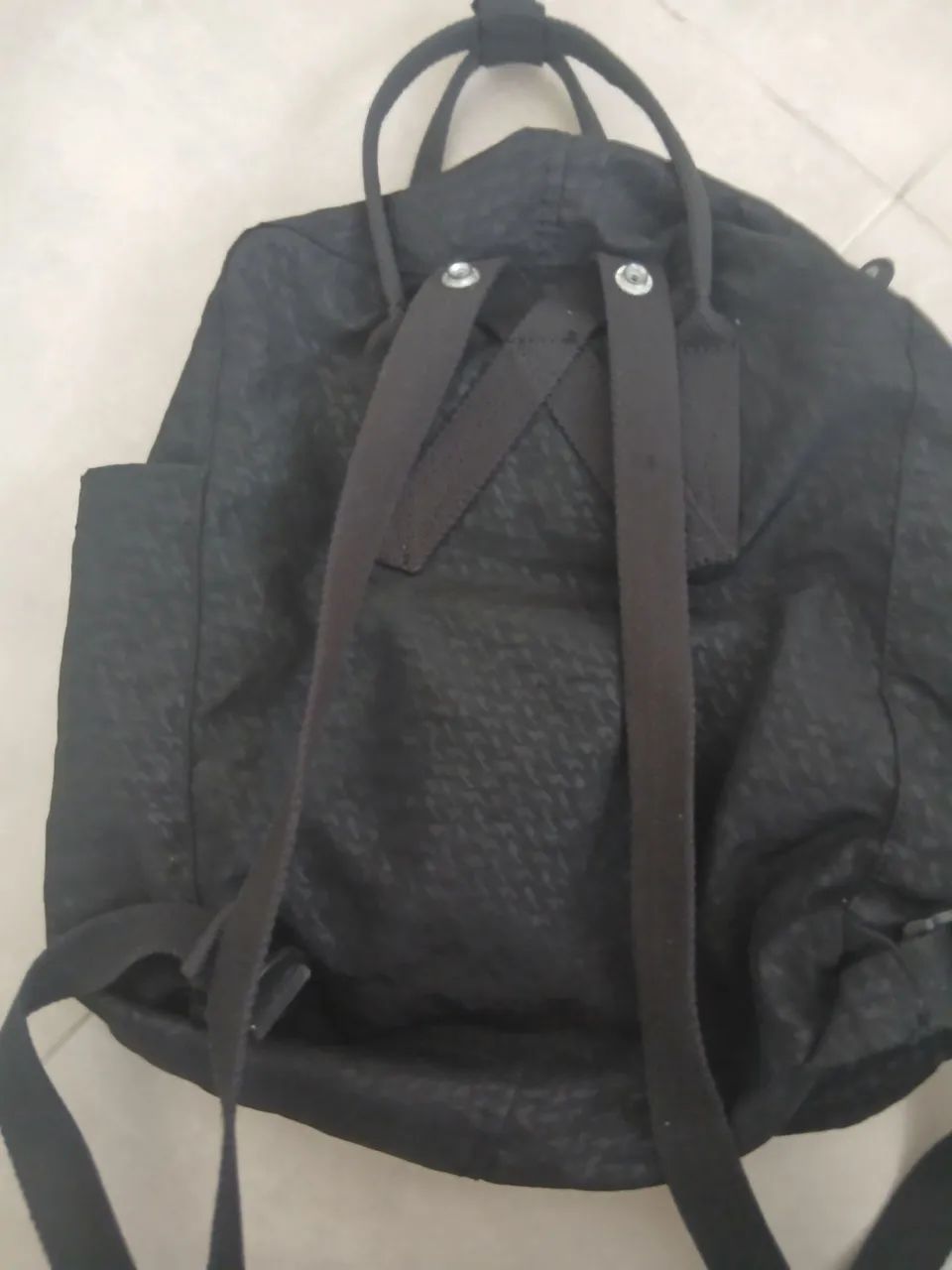 mochila kipling preta média *ler descrição* - Foto 4