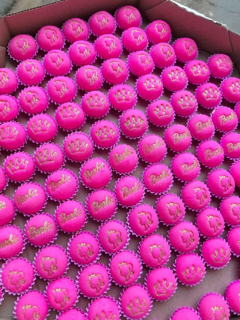 Brigadeiros tradicionais e personalizados. - Foto 2