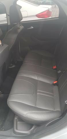 Ford New Focus 2.0 - Foto 10