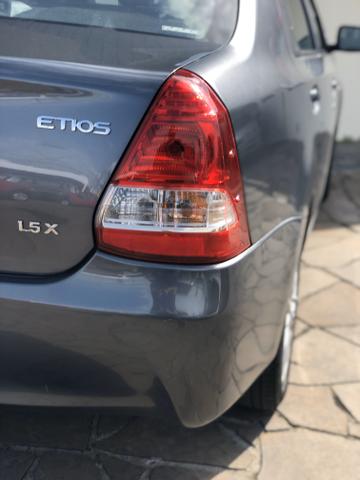 Toyota Etios X 1.5 Sedan 2013 - Foto 7