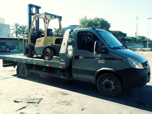 Caminhão iveco daily 70C17 Reboque plataforma - Foto 2
