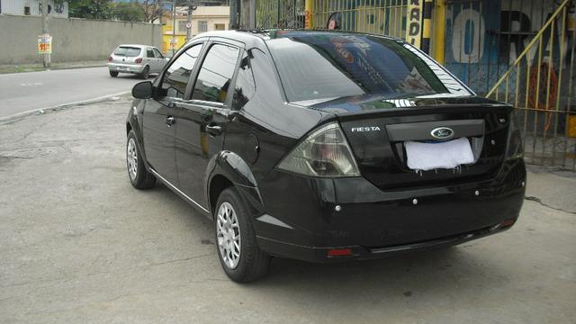 Fiesta Sedã 1.6 Flex + Gnv Muito Novo - Foto 6