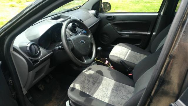 Fiesta Class sedan 2010. bagatela de 16.000