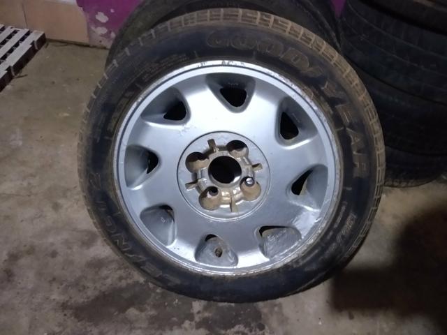 Rodas 15 de liga citroen 4 furos com pneus bons - Foto 2