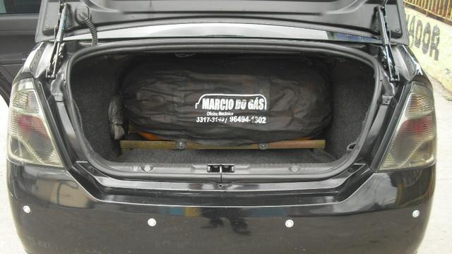 Fiesta Sedã 1.6 Flex + Gnv Muito Novo - Foto 11