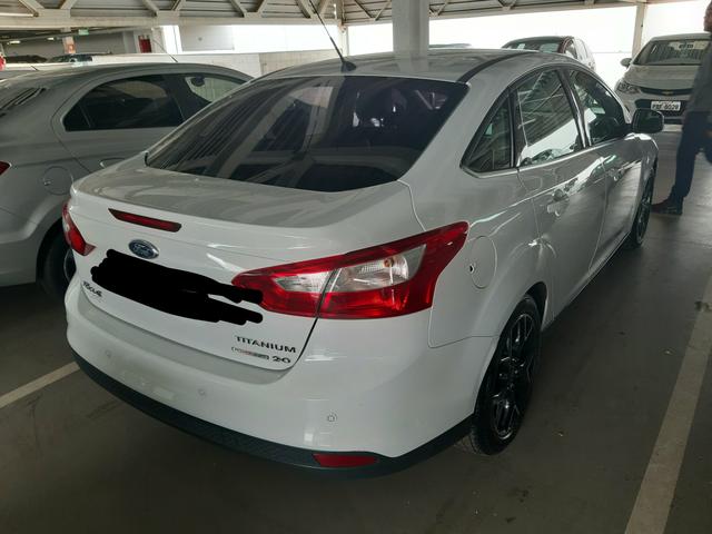 Vendo ou troco Ford Focus Sedan Titanium Automatizado 2.0 2015 77.200 km R$49.900,00 - Foto 6