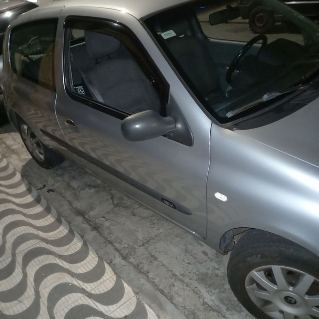 CLIO 18.000$ COM SOM