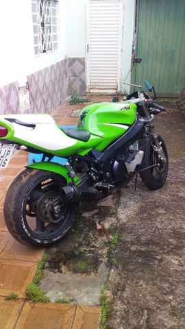 NINJA ZX 750