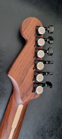 Guitarra HandMade com captadores Malagoli - Foto 3