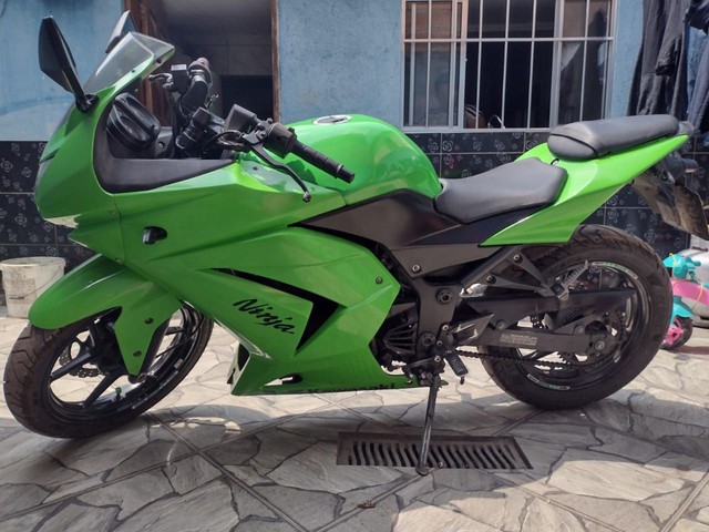 MOTO KAWASAKI NINJA 250