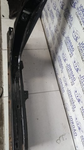 Caixa de ar com coluna T Nissan tiida lado direito. 