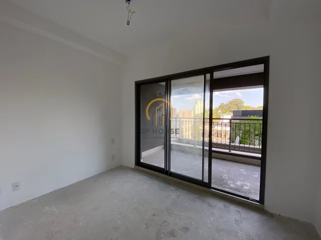 Studio à venda em Moema com 27m² ao lado do Metrô